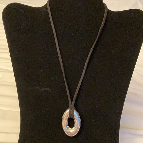 Premier Design silver pendant w leather band - Picture 3 of 3